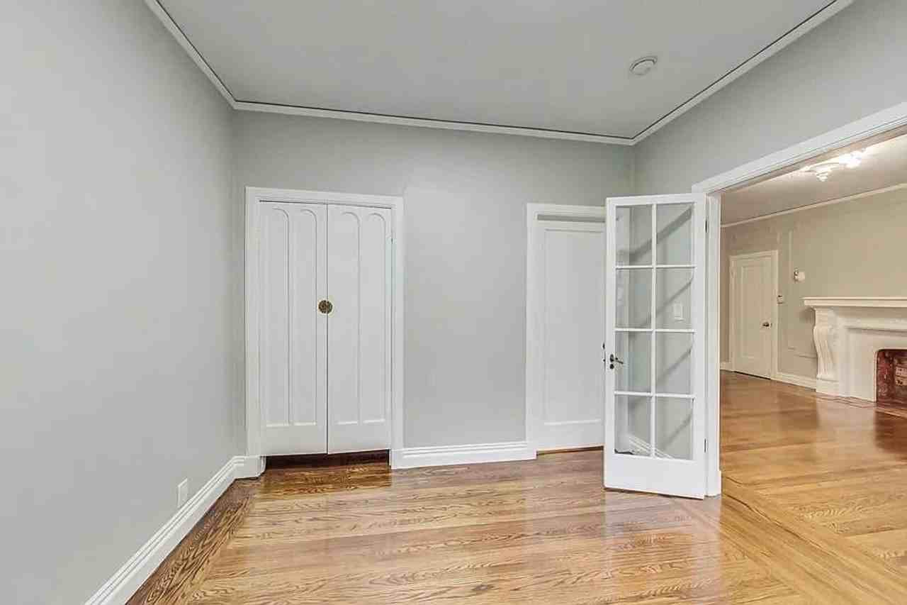 297 Macarthur Blvd - Photo 6 of 16