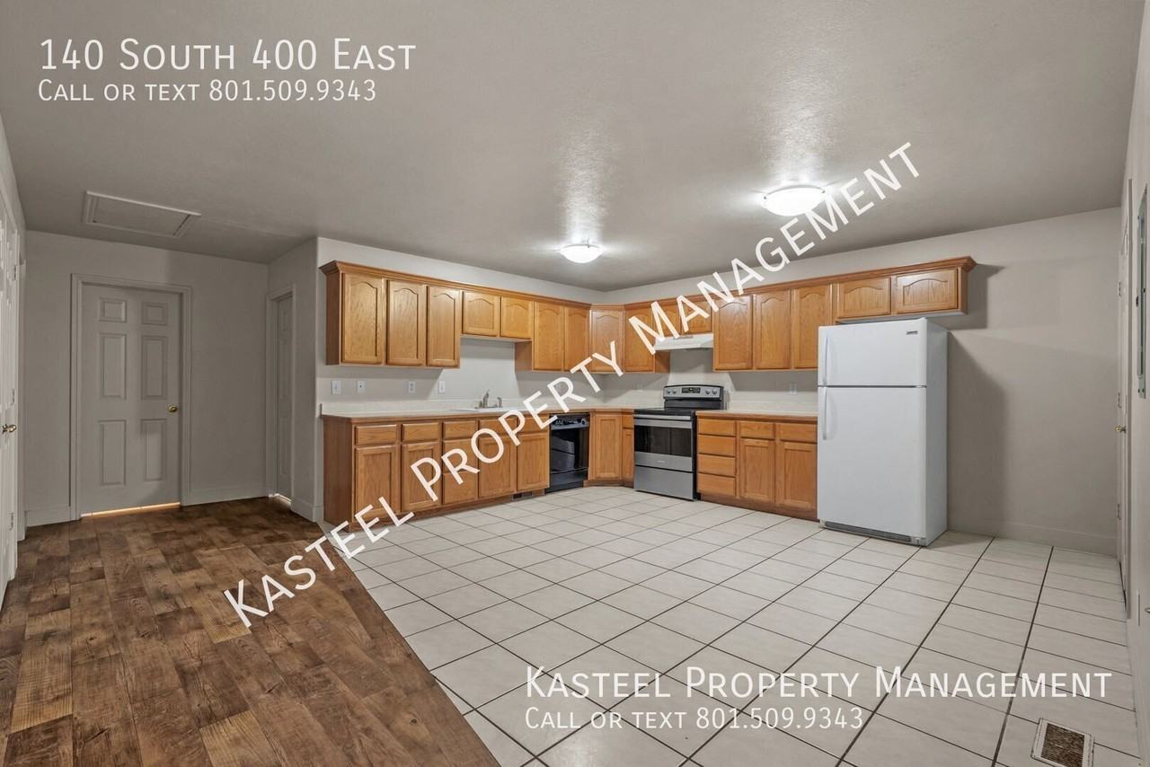 140 S 400 E - Photo 7 of 23
