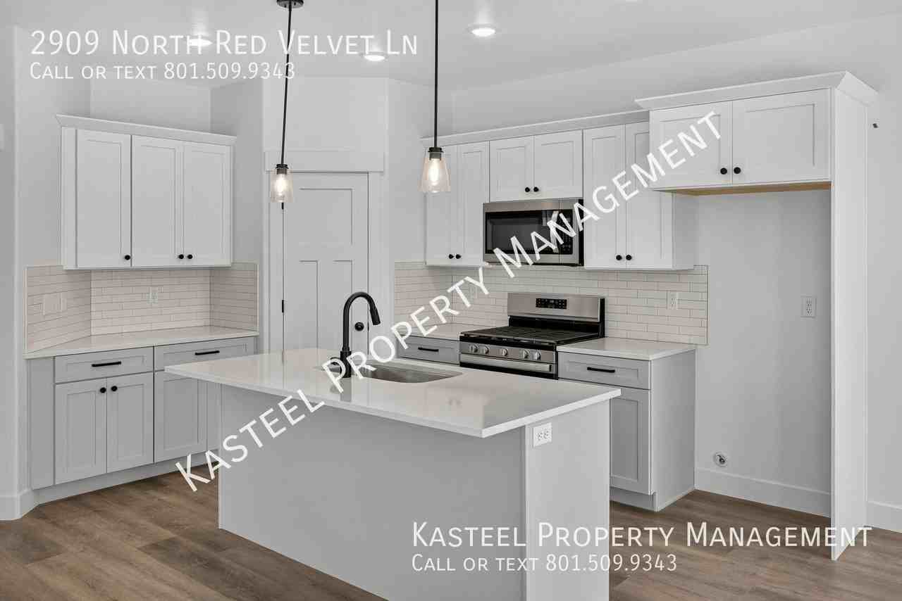 2909 N Red Velvet Ln - Photo 3 of 26
