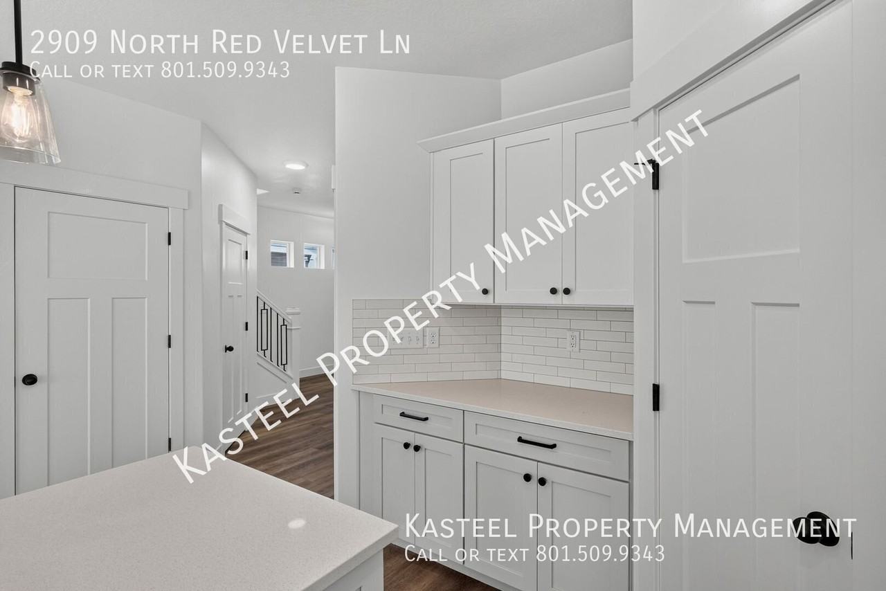 2909 N Red Velvet Ln - Photo 6 of 26