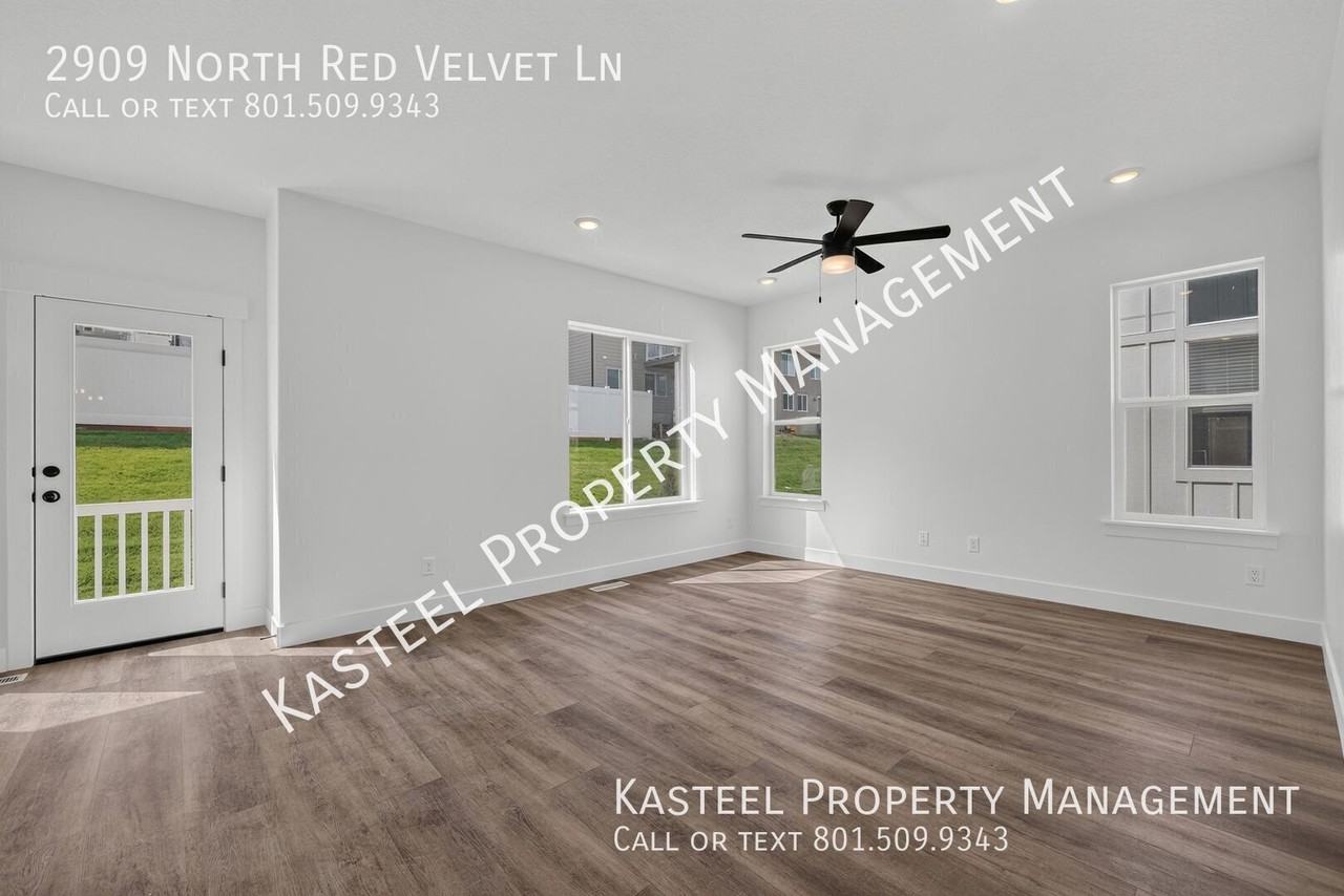 2909 N Red Velvet Ln - Photo 7 of 26