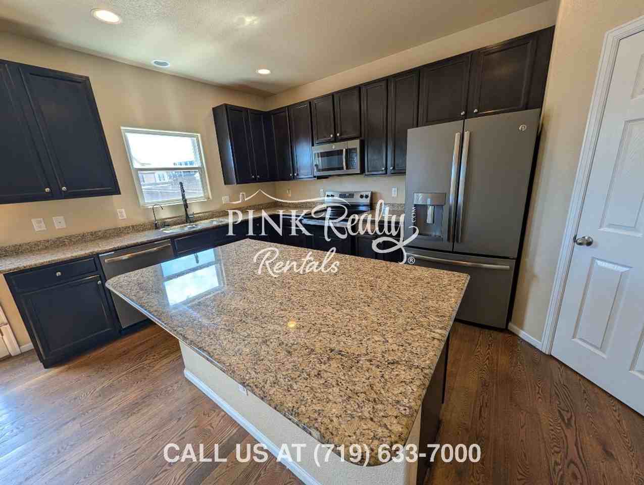 6427 Marilee Way - Photo 3 of 32