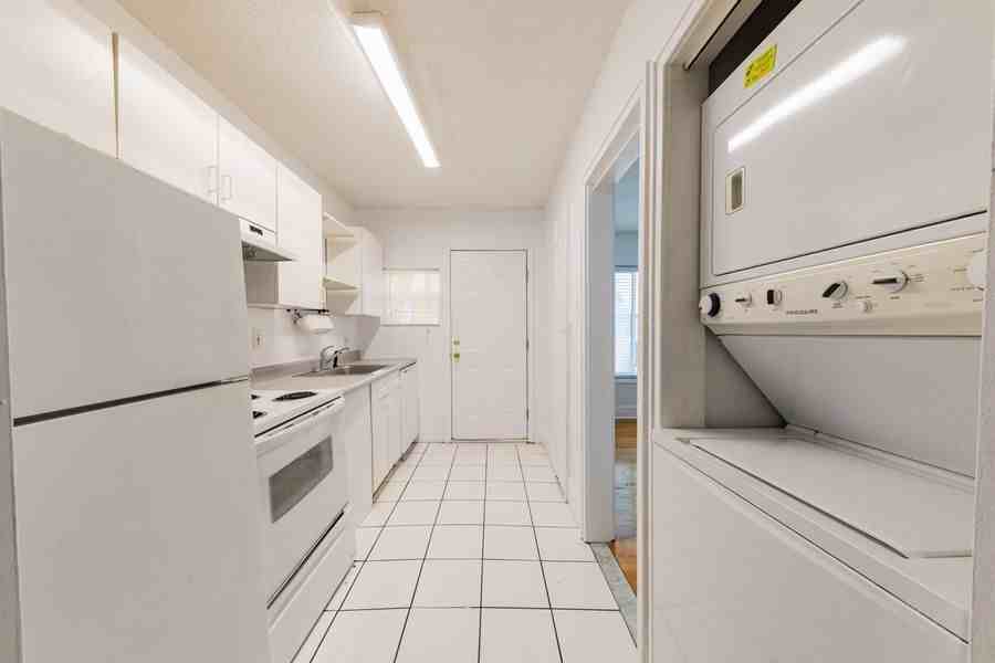3002 W Sitios St #B - Photo 5 of 8