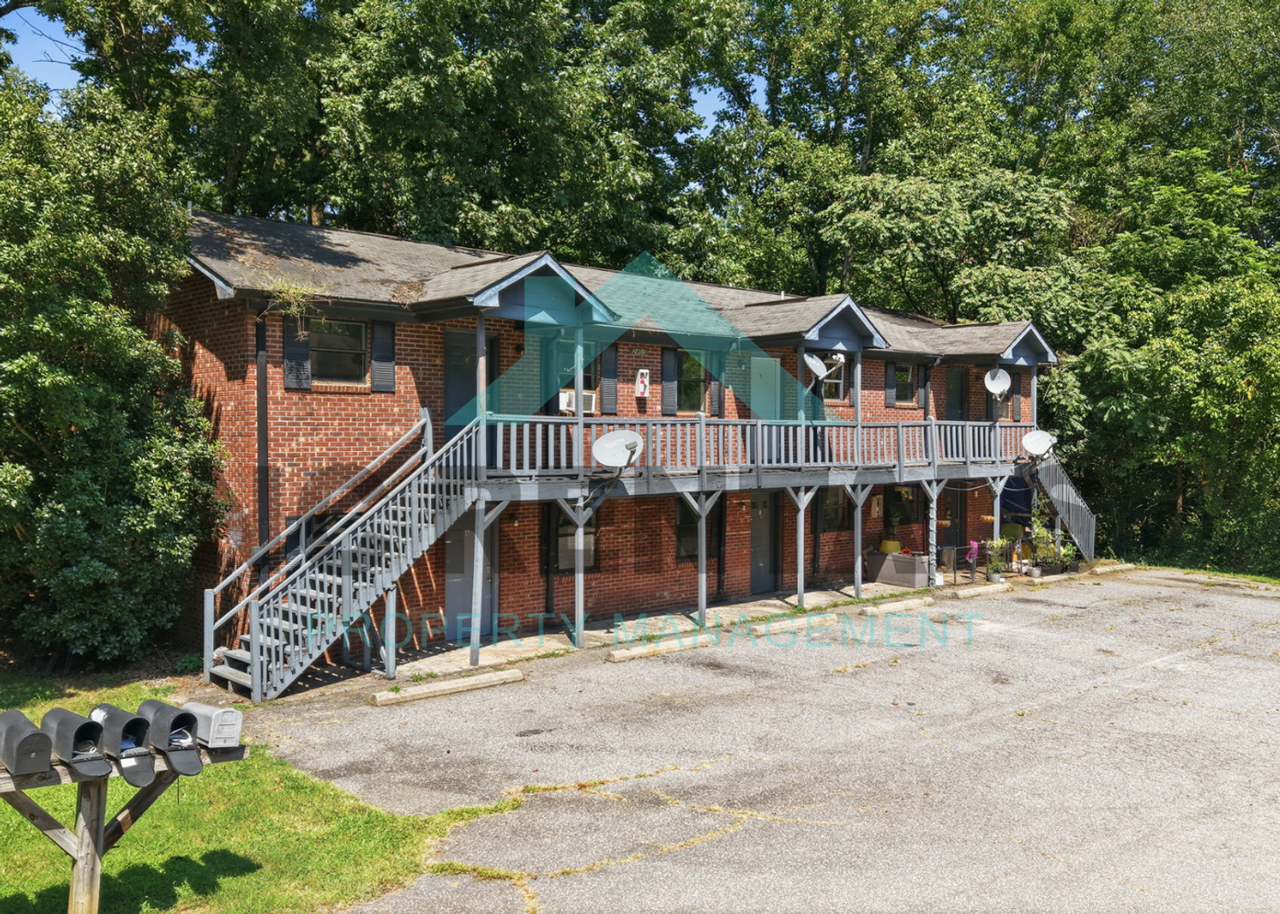 2401 Markwood Ln #E - Photo 3 of 32