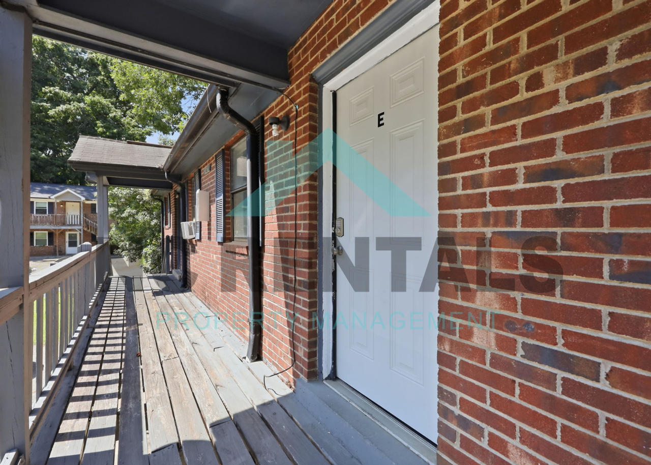 2401 Markwood Ln #E - Photo 6 of 32