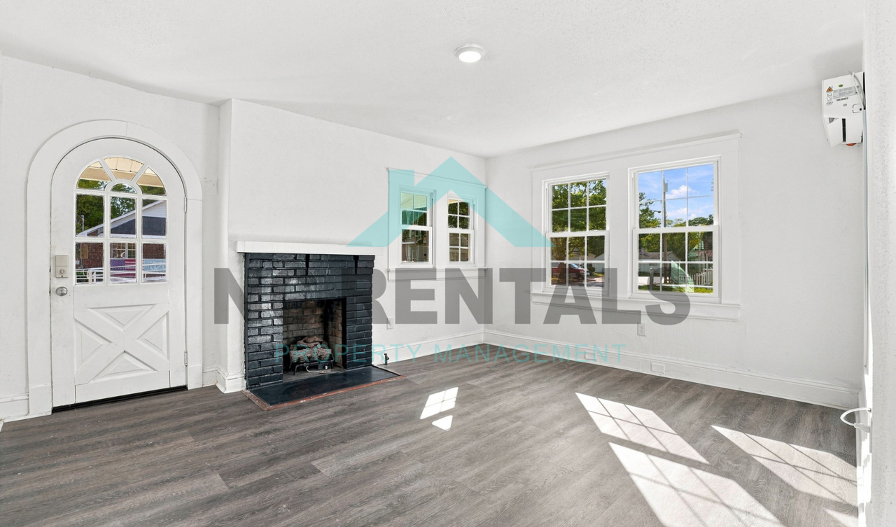 1309 Carolina St E - Photo 7 of 34