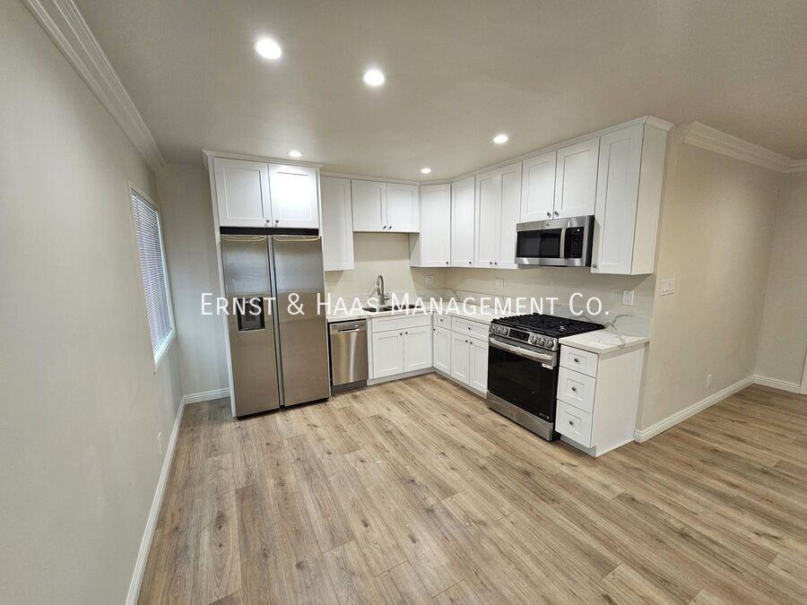 4240 N Lakewood Blvd #10 - Photo 6 of 22