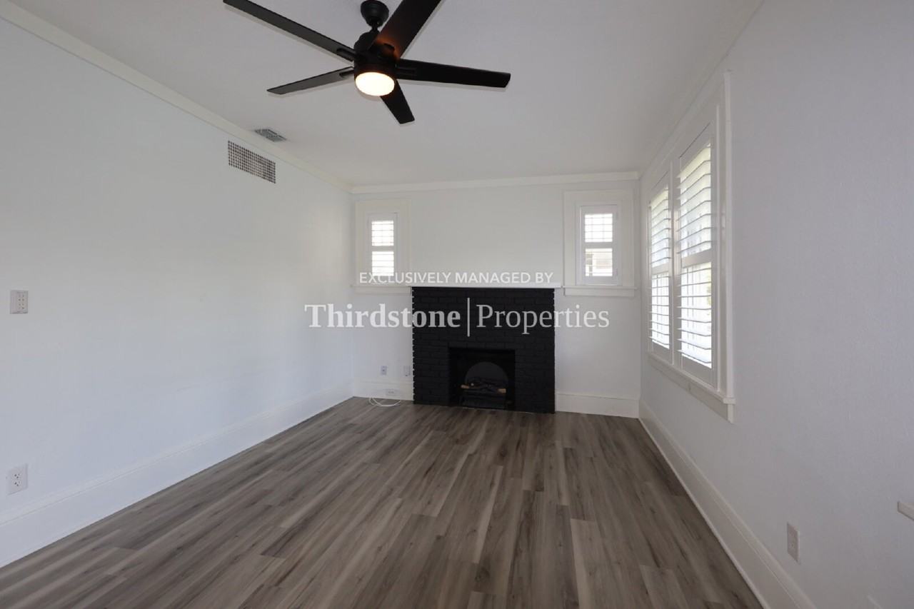 2648 Ernest St - Photo 3 of 21