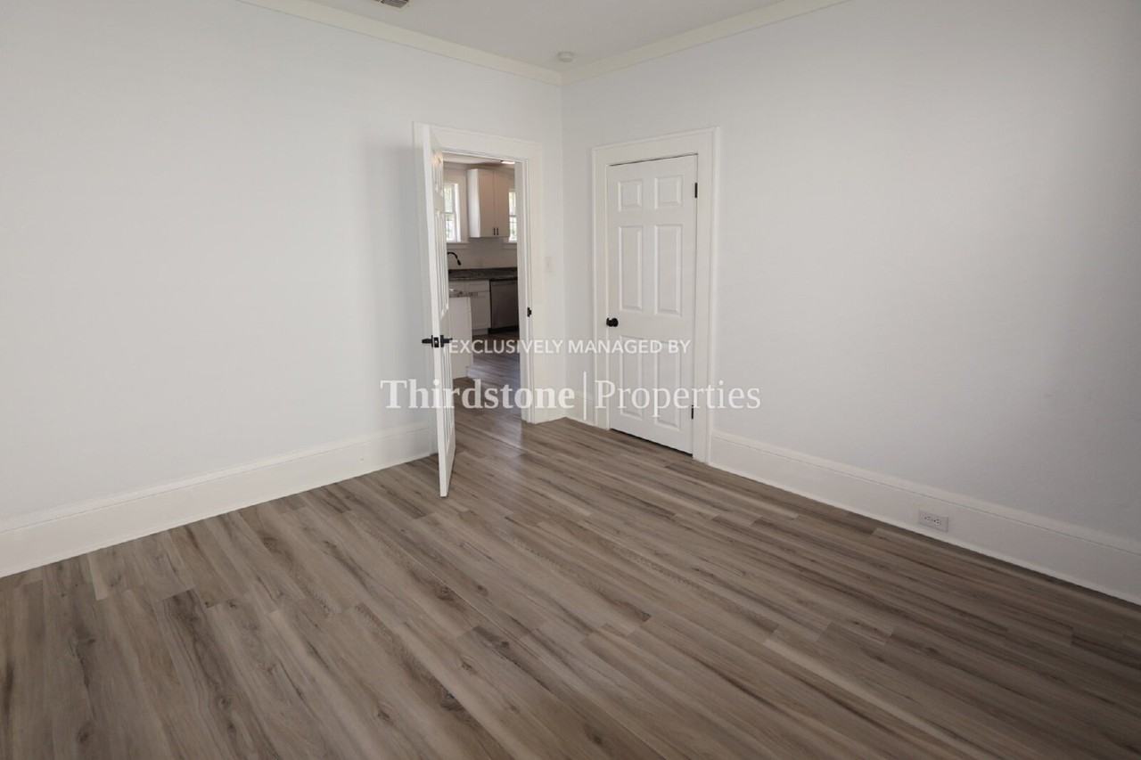 2648 Ernest St - Photo 6 of 21