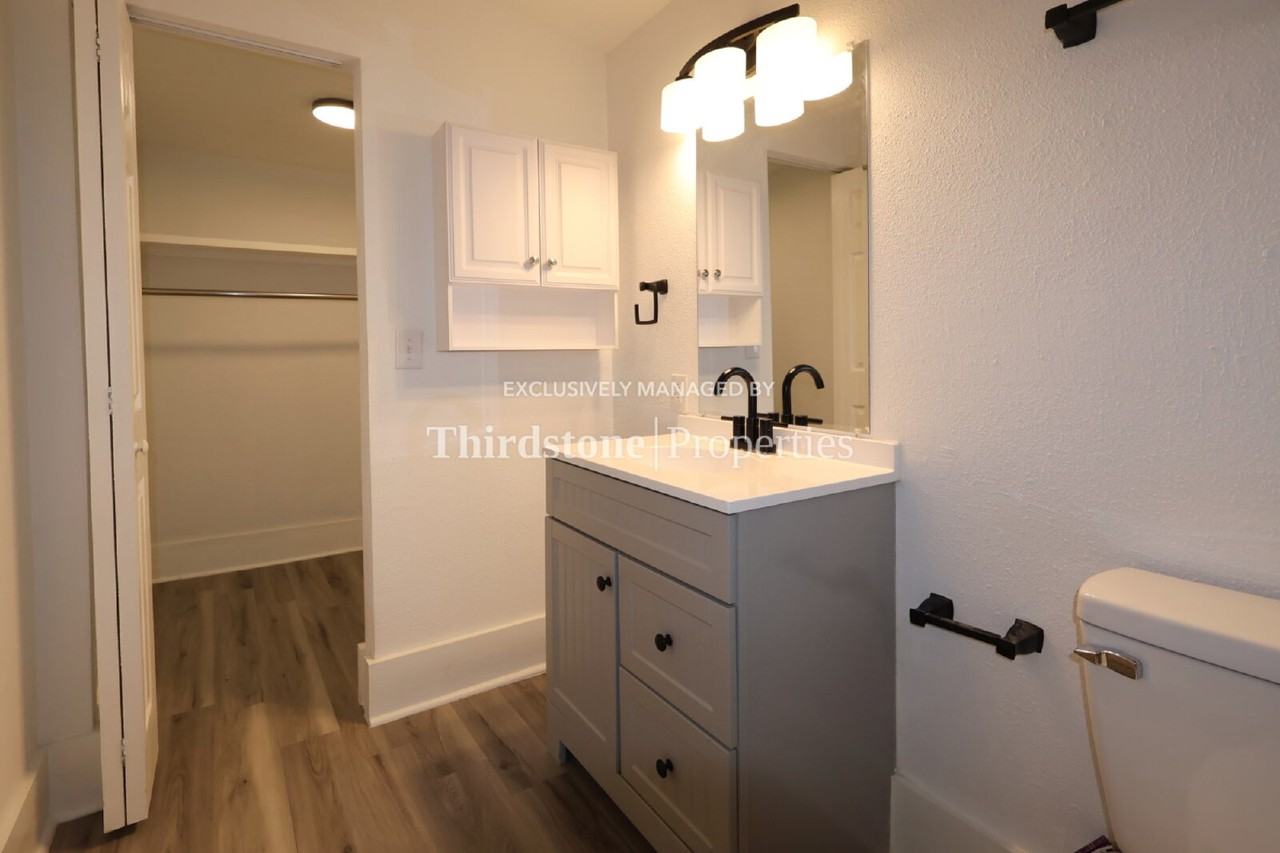 2648 Ernest St - Photo 7 of 21