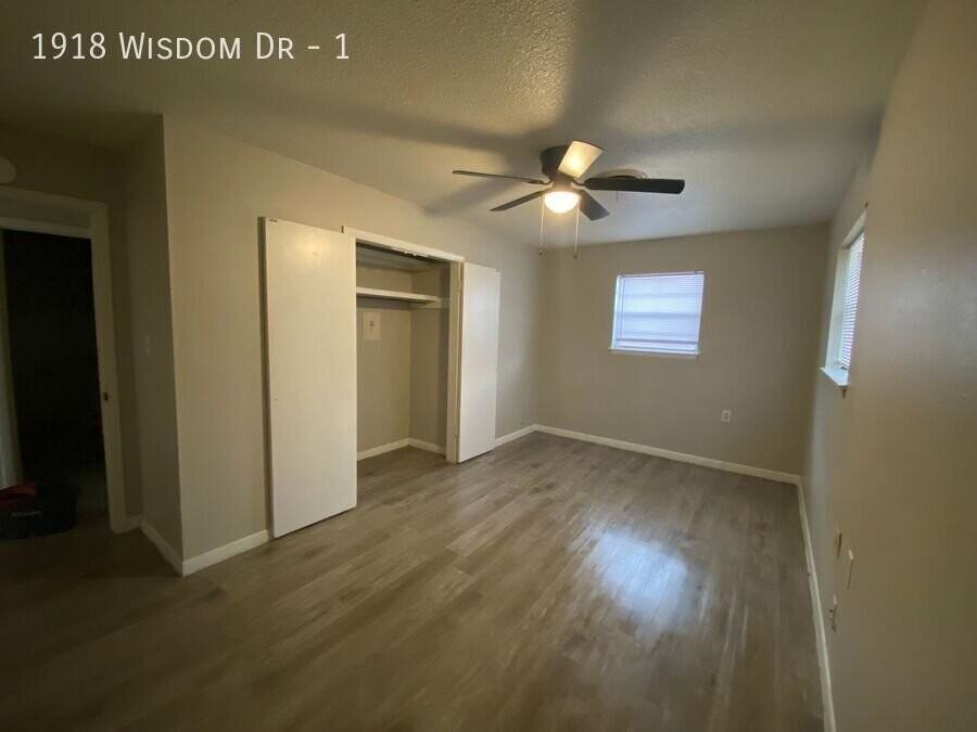 1918 Wisdom Dr #1 - Photo 4 of 7