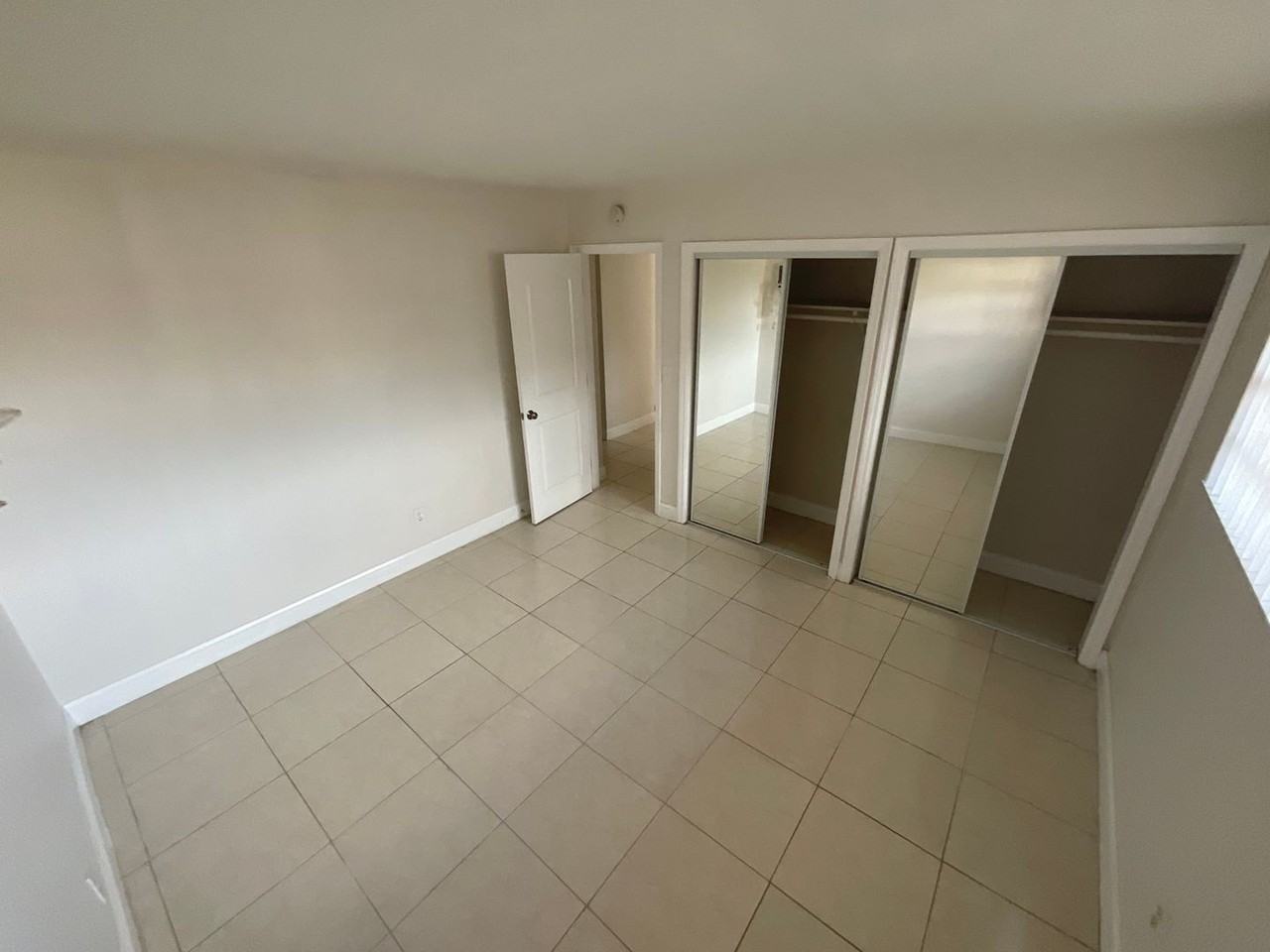 11605 Canal Dr - Photo 7 of 20