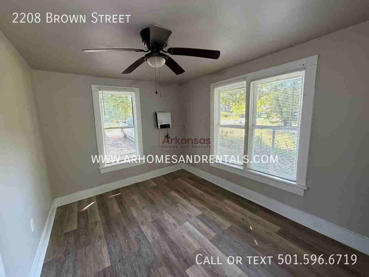 2208 Brown St - Photo 7 of 12