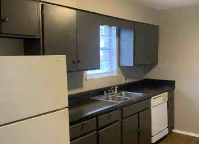 10 Moore St #43 - Photo 4 of 4