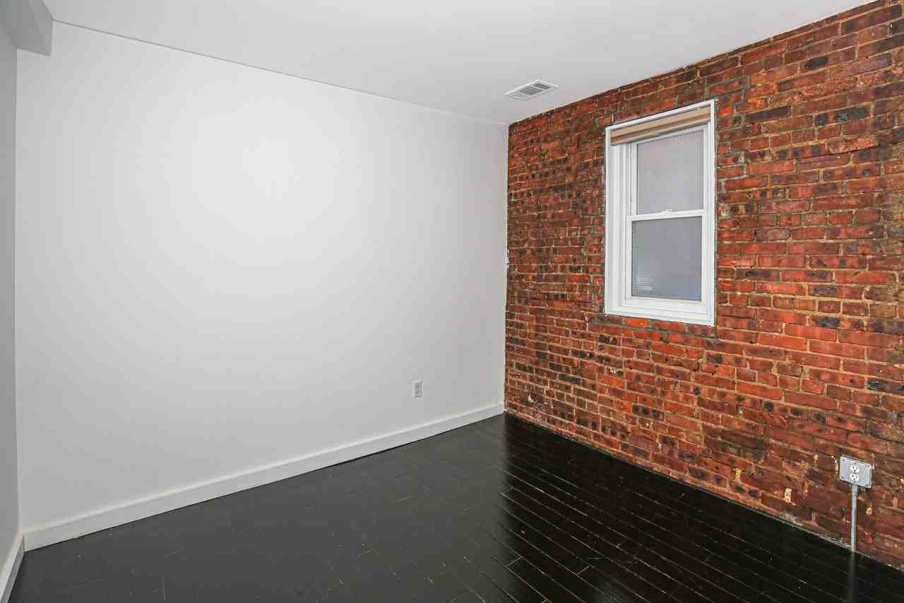 1312 Putnam Ave #1 - Photo 2 of 50