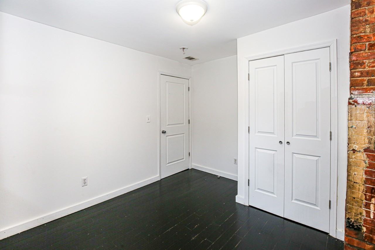 1312 Putnam Ave #1 - Photo 6 of 50