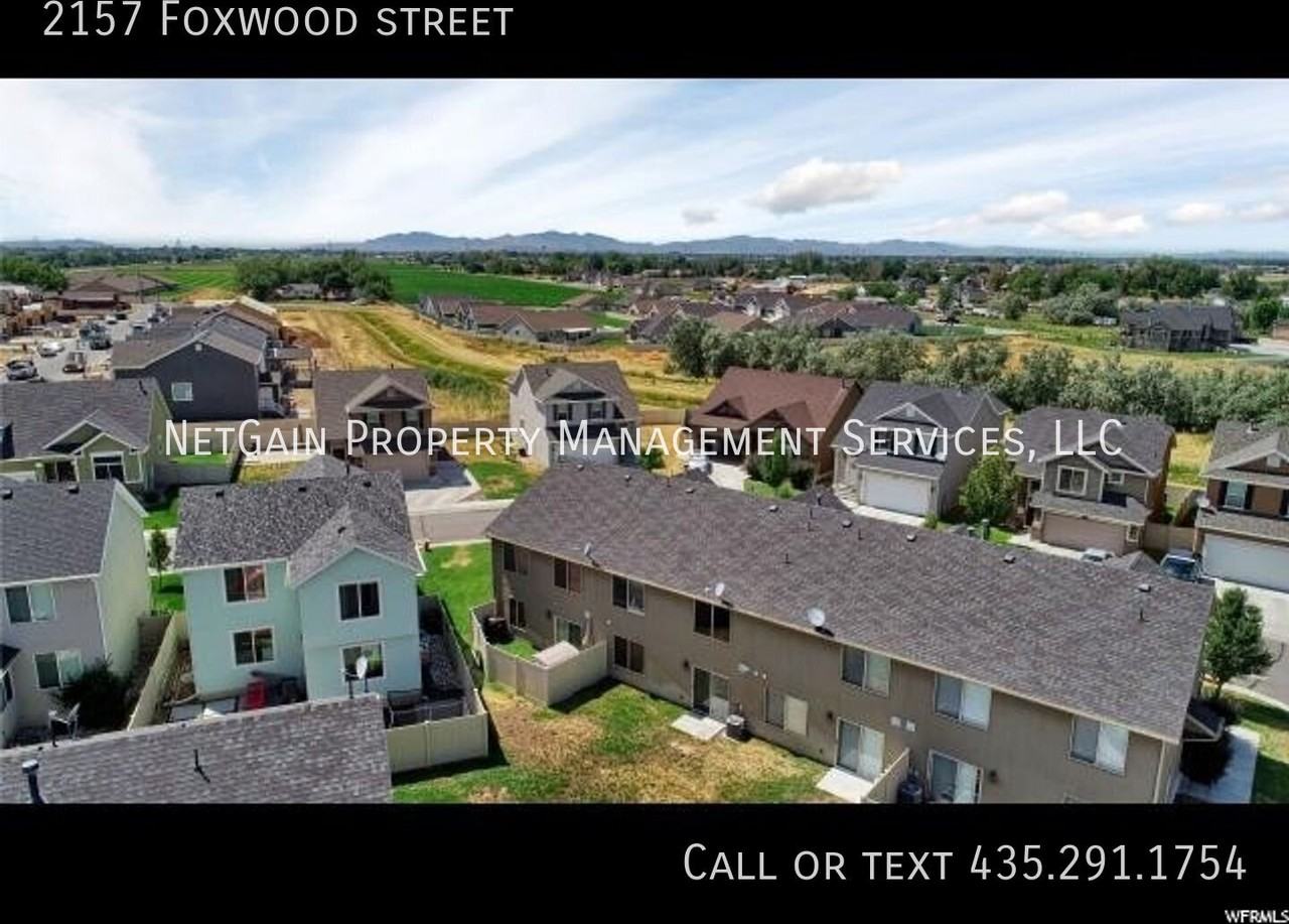 2157 W Foxwood St - Photo 4 of 23