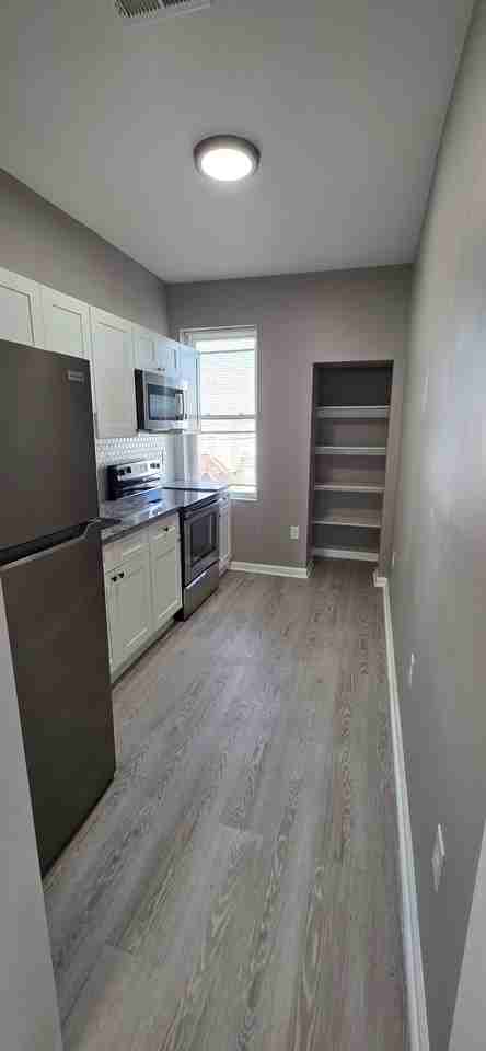 724 N Edgewood St #B - Photo 2 of 9