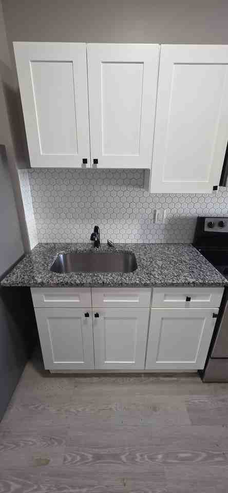 724 N Edgewood St #B - Photo 3 of 9