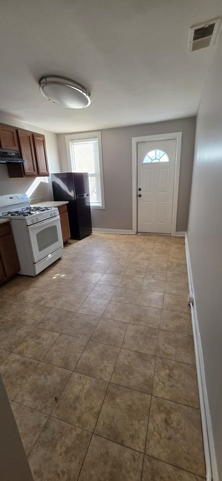 2528 Druid Hill Ave #2 - Photo 5 of 9