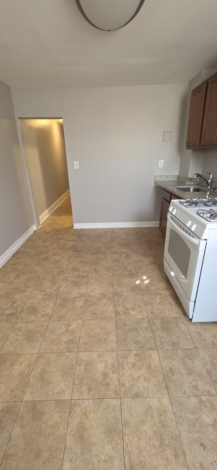 2528 Druid Hill Ave #2 - Photo 7 of 9