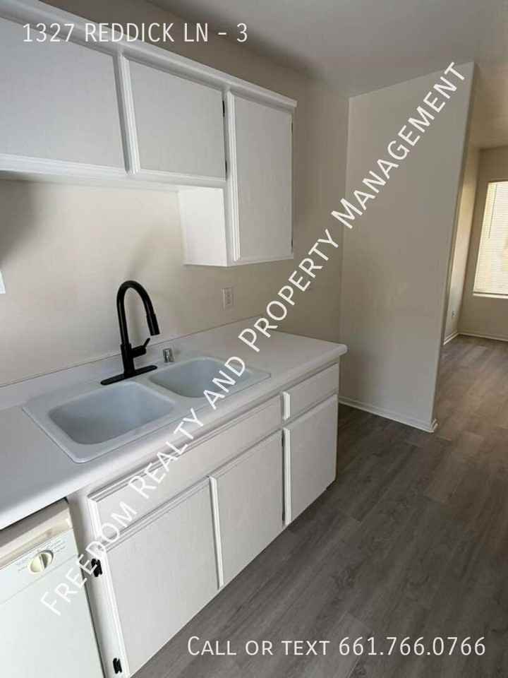 1327 Reddick Ln #3 - Photo 6 of 23