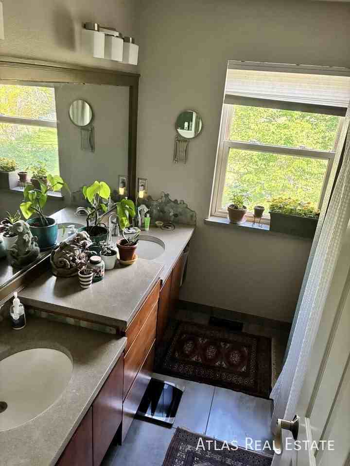 8170 Centrebridge Dr - Photo 4 of 13