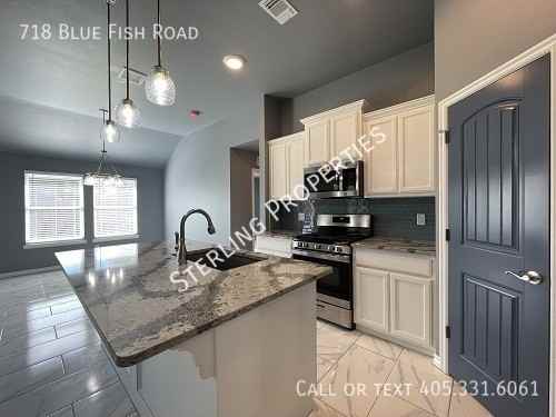 718 Blue Fish Rd - Photo 5 of 34