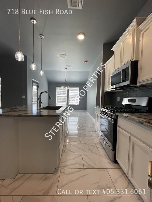 718 Blue Fish Rd - Photo 6 of 34