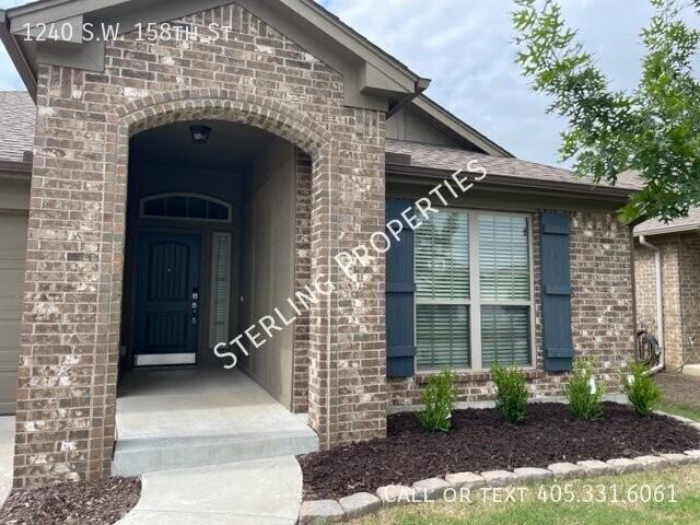 1240 Sw 158th St - Photo 2 of 41