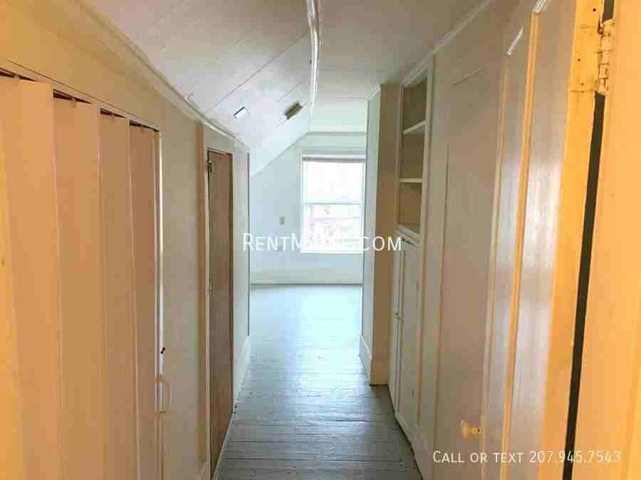 160 Grove St #D - Photo 7 of 12