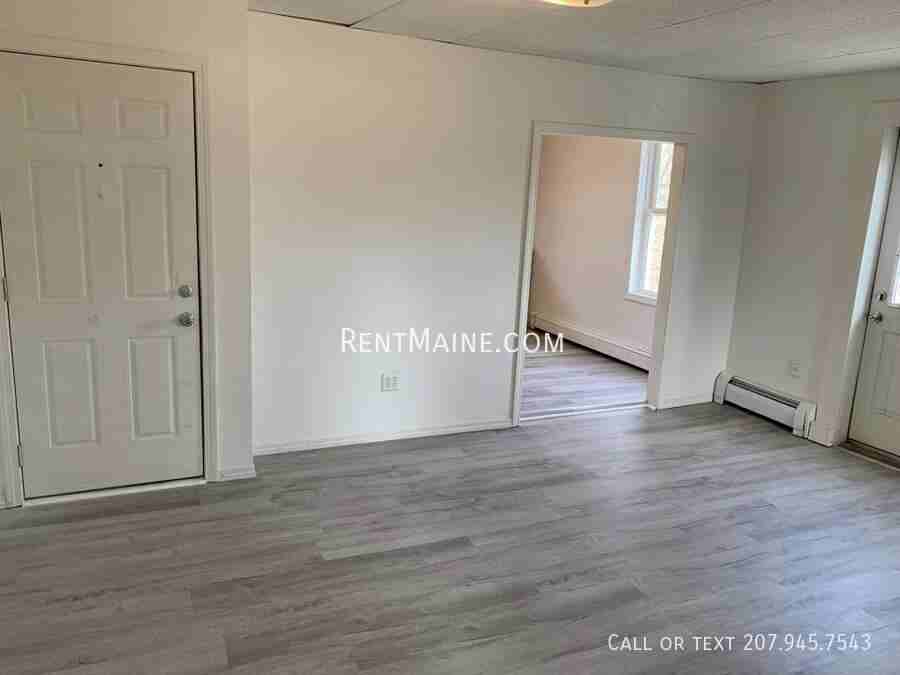 8 Commercial St #3 - Photo 2 of 18