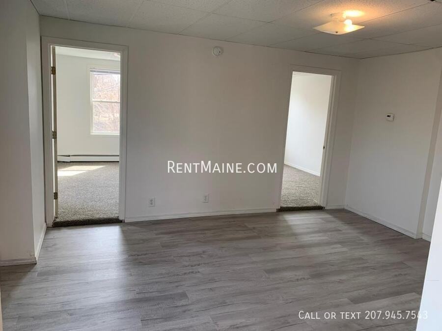 8 Commercial St #3 - Photo 3 of 18