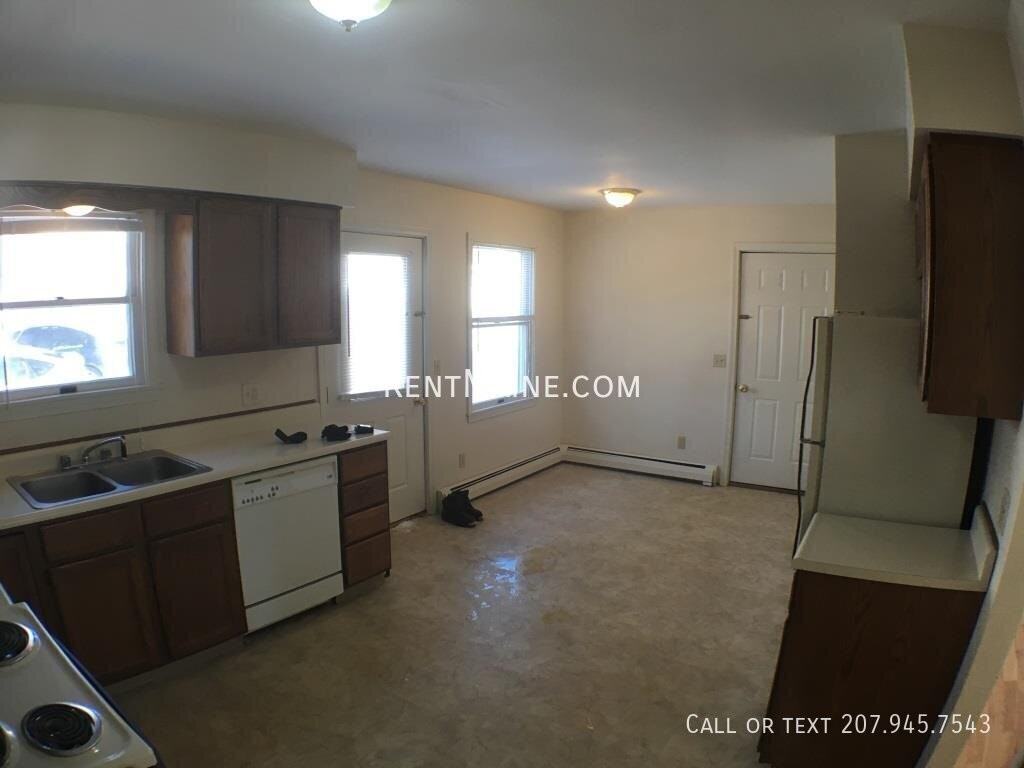 114 Main Rd S #B - Photo 2 of 9