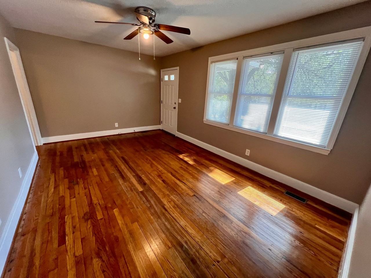 1210 Decatur St - Photo 3 of 21
