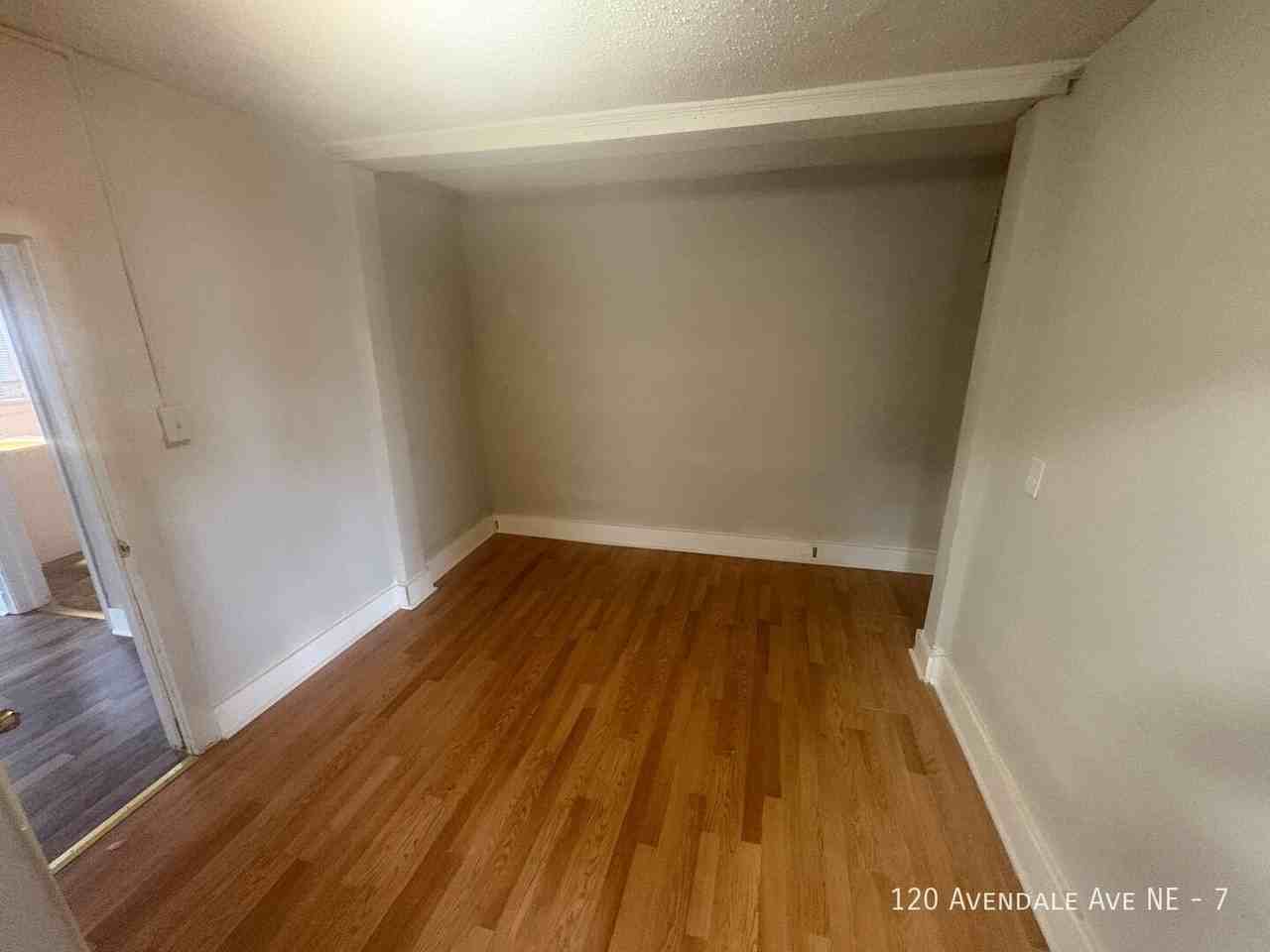 120 Avendale Ave Ne #7 - Photo 3 of 5