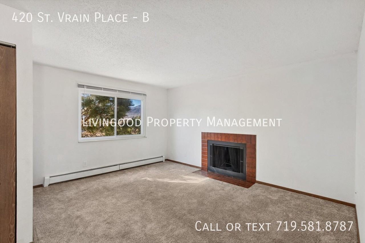 420 Saint Vrain Pl #B - Photo 3 of 16