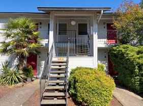 459 Se Lilly Ave Apt C #Apt C - Photo 1 of 1