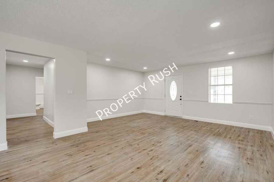 1522 Happy Valley Rd - Photo 6 of 29
