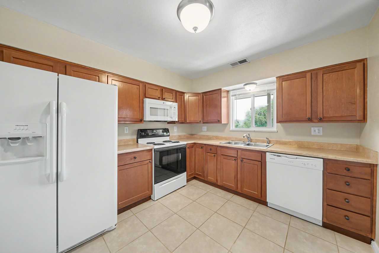 1094 Westmoreland Rd #C - Photo 2 of 13