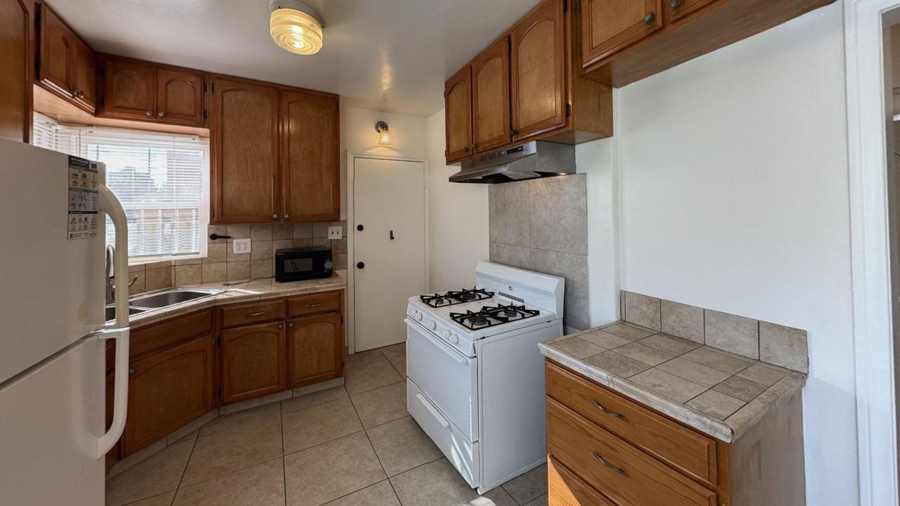 4253 S Centinela Ave - Photo 5 of 18