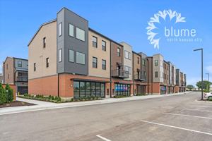 featured image of 2913 N Oak Trfy