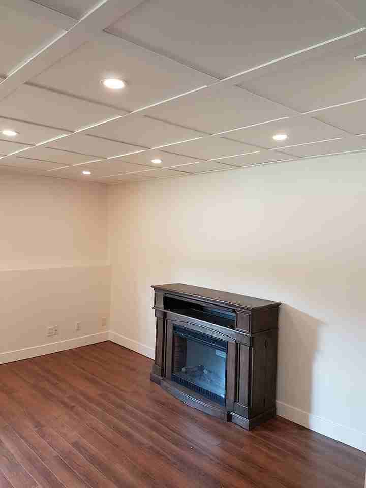 240 26 Ave Ne - Photo 6 of 9