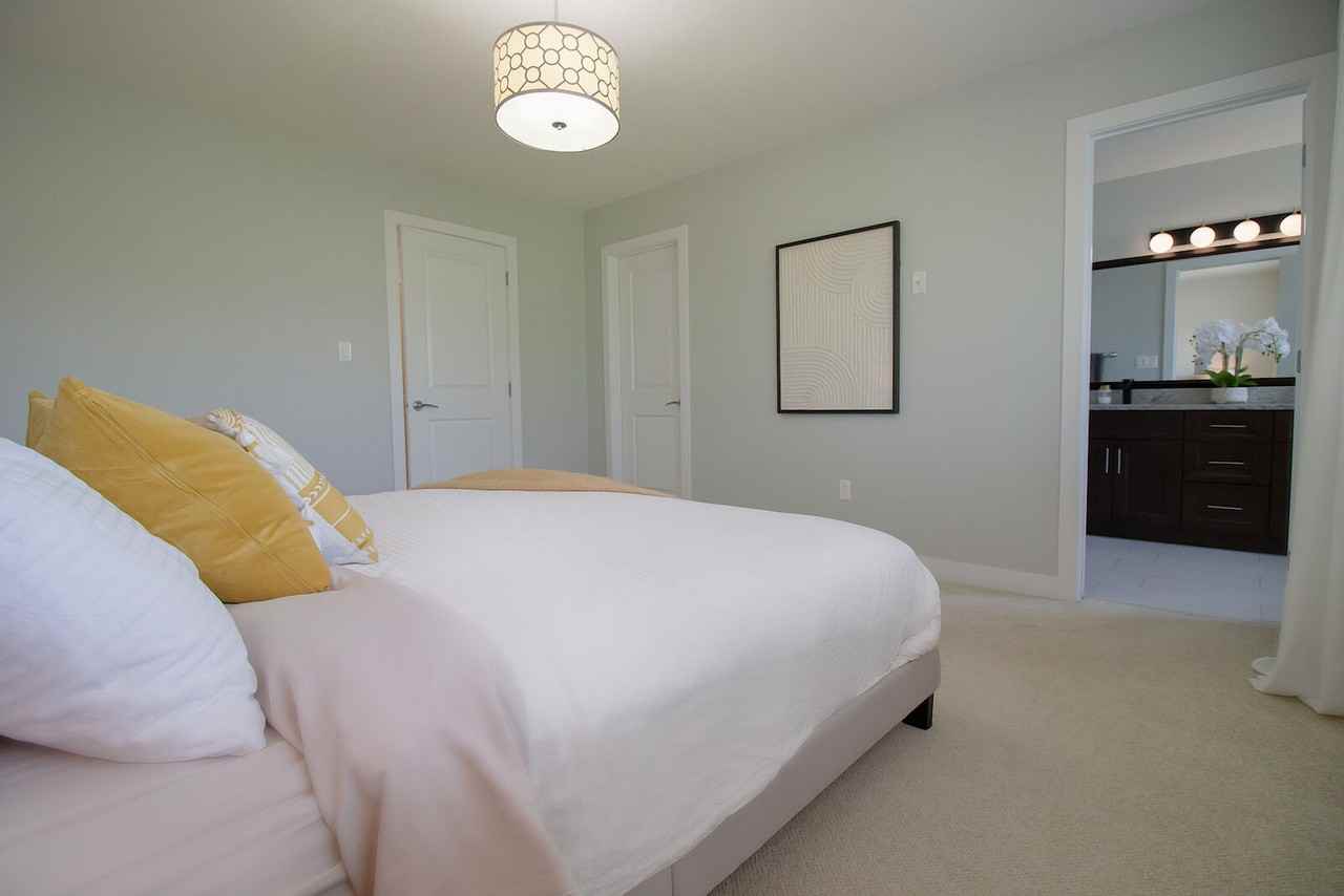 11120 129 St Nw - Photo 6 of 50