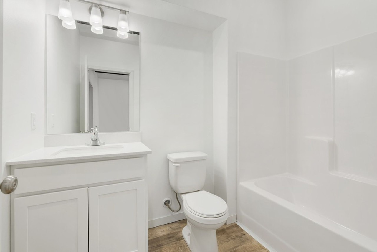 Reinbeck Apartments - Photo 7 of 8