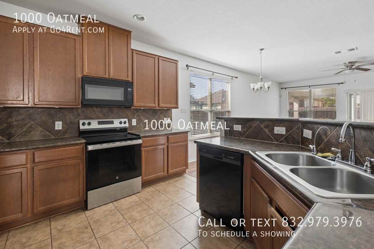 1000 Oatmeal Dr - Photo 6 of 20