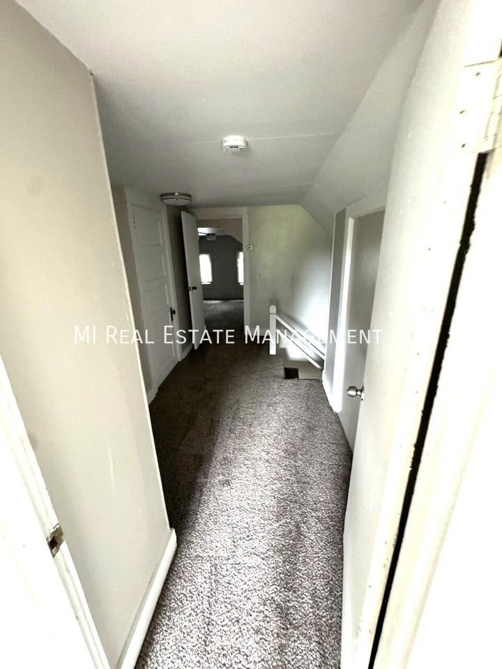 634 Catawba Ave - Photo 3 of 18