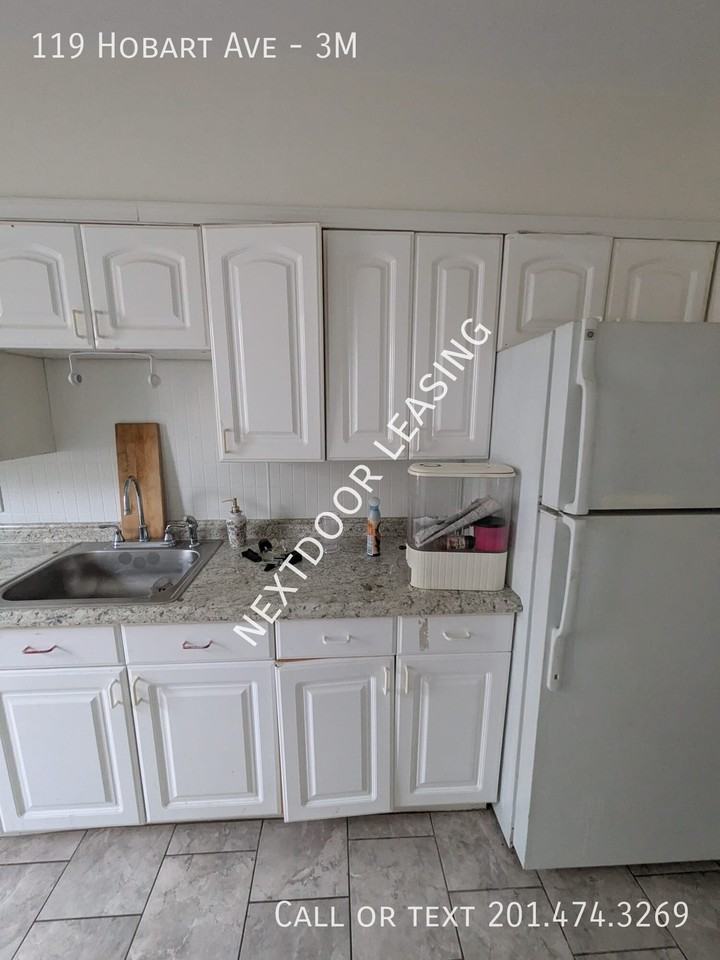 119 Hobart Ave #3M - Photo 4 of 10