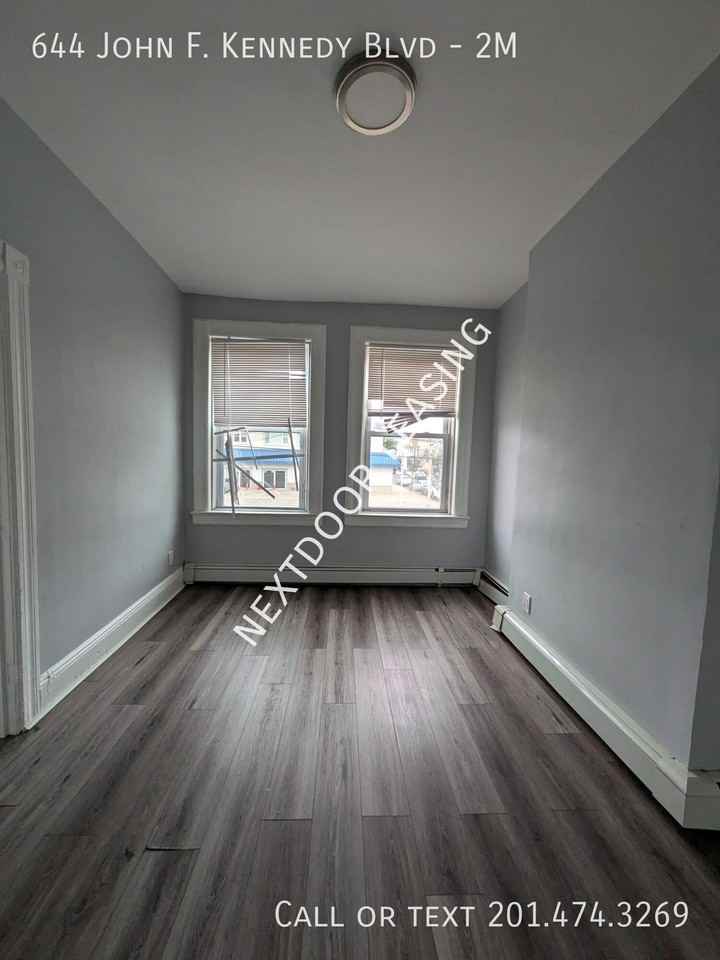 644 Kennedy Blvd #2M - Photo 5 of 7