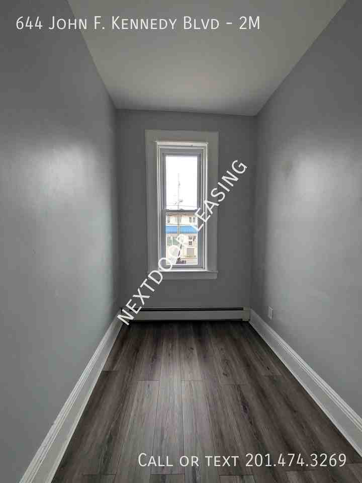 644 Kennedy Blvd #2M - Photo 6 of 7